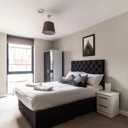 Prime Location 1 Bed Penthouse Apartment Manchester Exterior photo