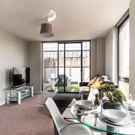 Prime Location 1 Bed Penthouse Apartment Manchester Exterior photo