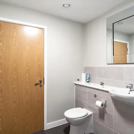Prime Location 1 Bed Penthouse Apartment Manchester Exterior photo