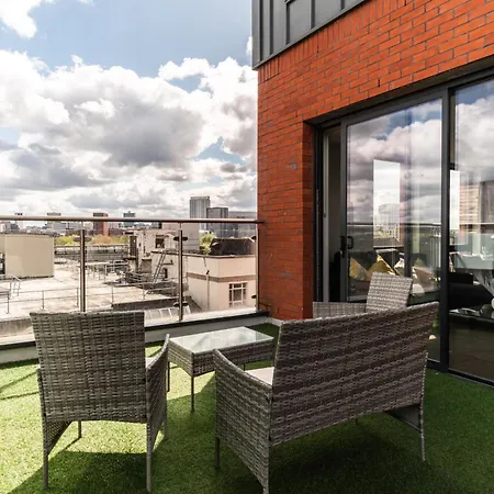 Prime Location 1 Bed Penthouse Apartment Manchester Exterior photo