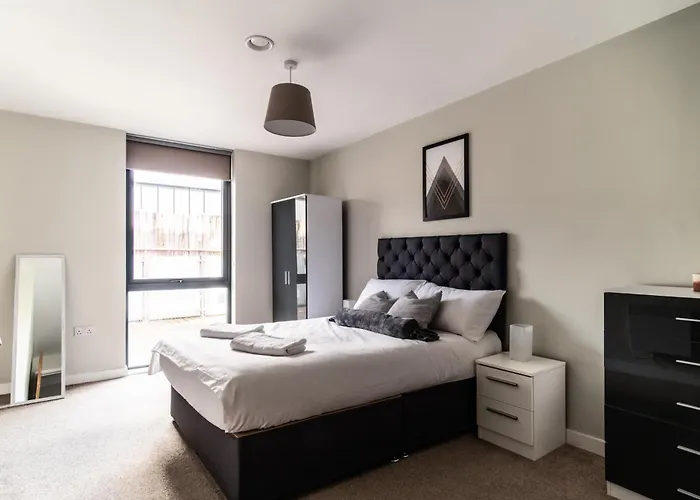 Prime Location 1 Bed Penthouse Apartment
