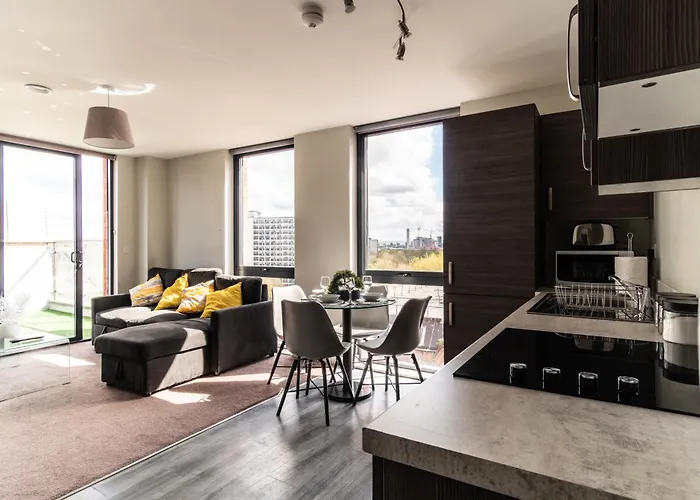 Prime Location 1 Bed Penthouse Apartment