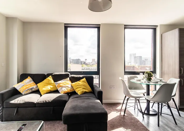 Prime Location 1 Bed Penthouse Apartment
