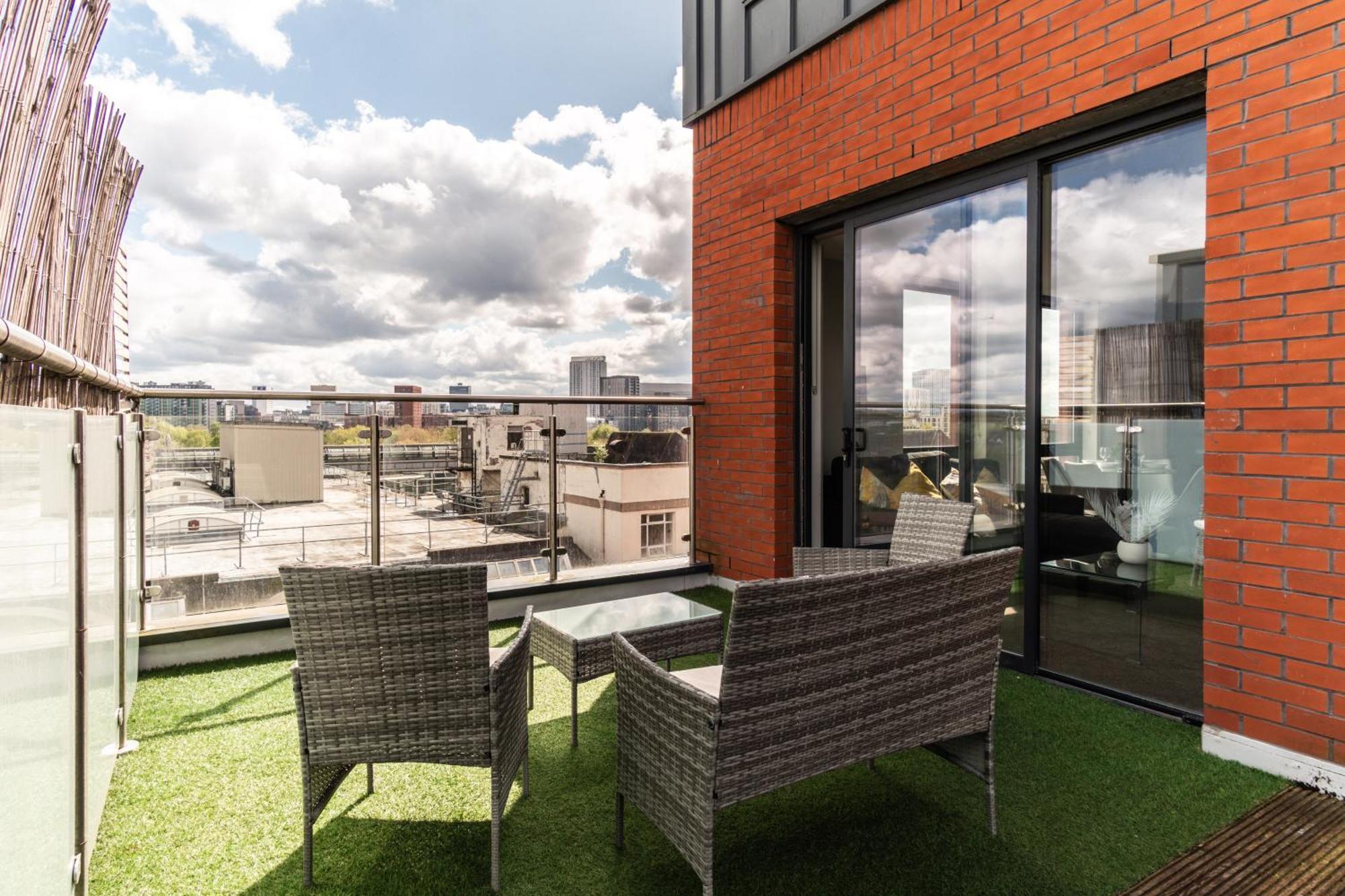 Prime Location 1 Bed Penthouse * Manchester